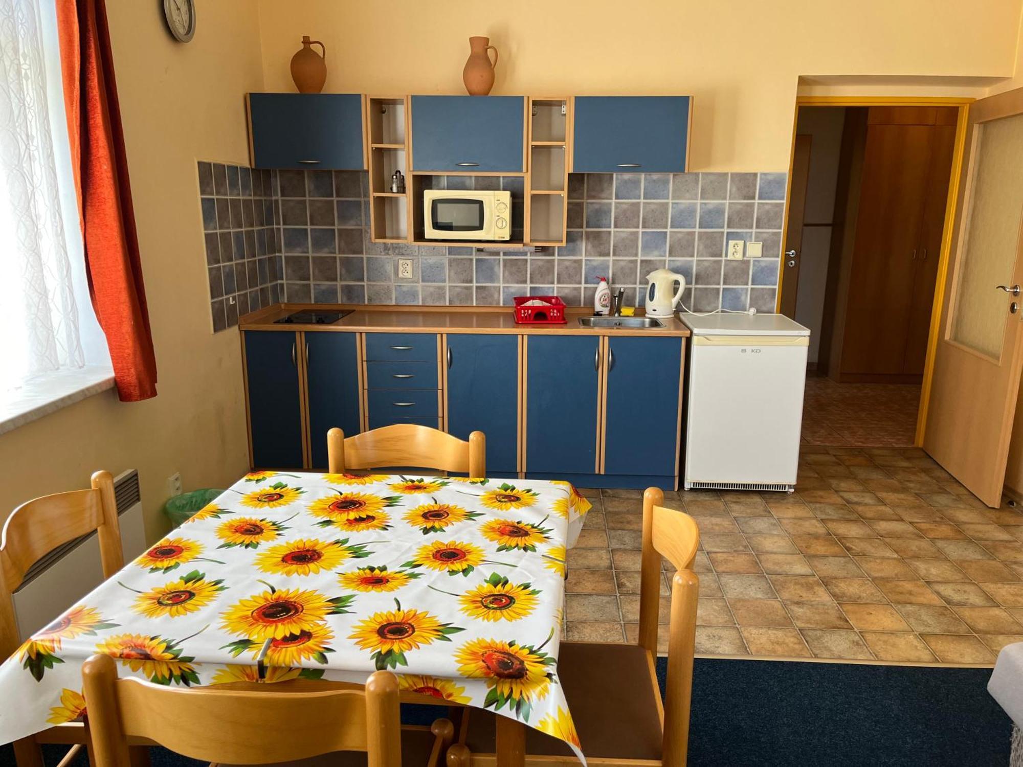Apartmánový dům Obecná škola Svetlik Exterior foto